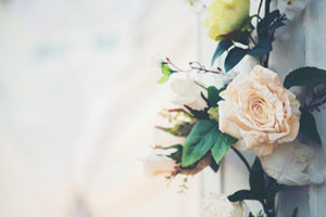 photo zommée d'un bouquet de fleur de décoration pour mariage